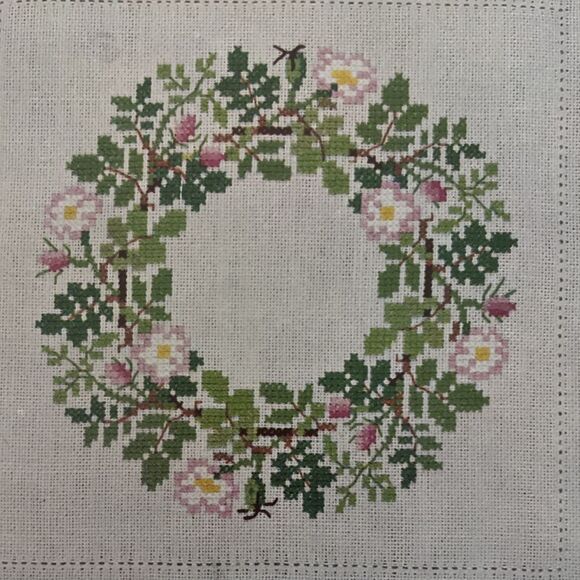 Vintage Danish Embroidery Flower Design DOG ROSE WREATH Embroidery Pattern 5x5 - Picture 1 of 1